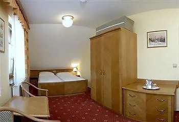 Wellness Windsor Готель Шпіндлерув-Млин